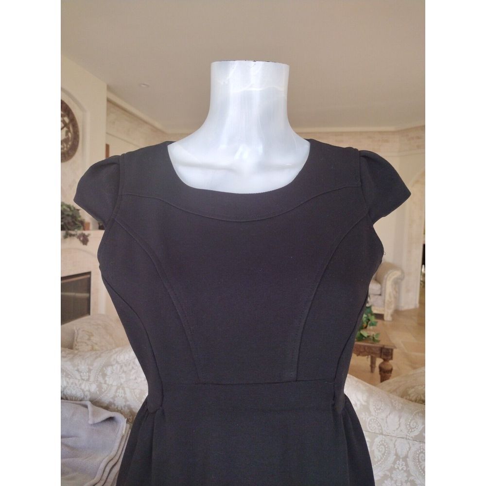 Taylor Dress Women 4 Black Cap Sleeve Lined Office Career Party Fit and Flare - Picture 2 of 8